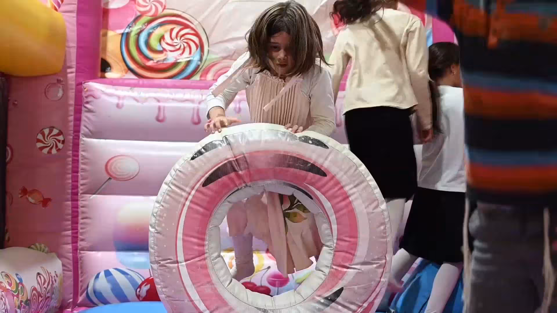 גלריית מאחורי הדבש – תמונה 341