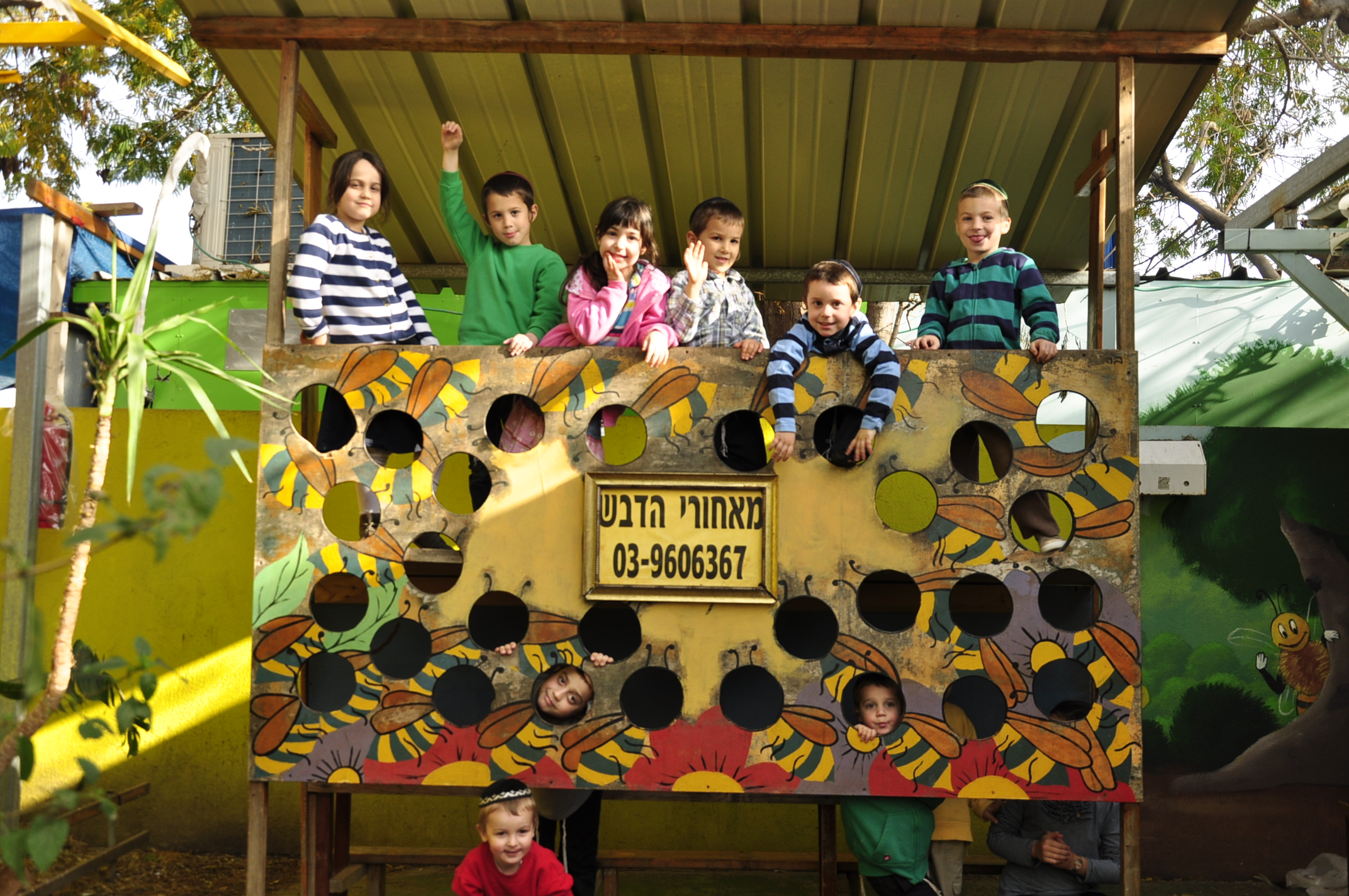 גלריית מאחורי הדבש – תמונה 65