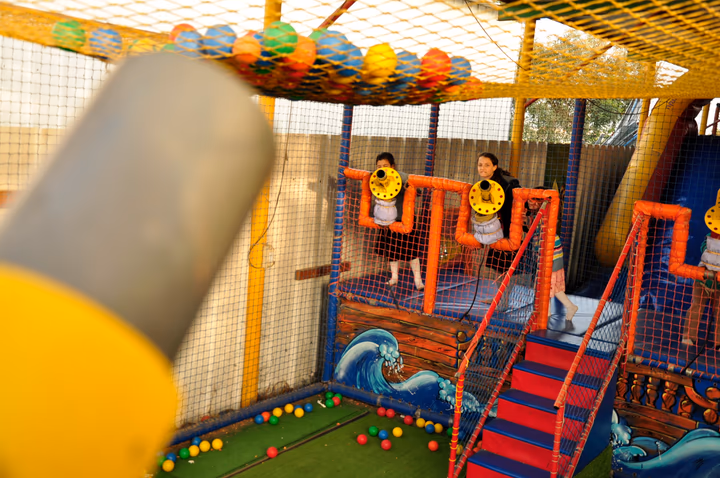 גלריית מאחורי הדבש – תמונה 262
