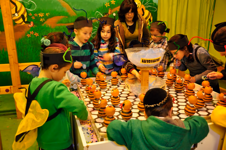 גלריית מאחורי הדבש – תמונה 361