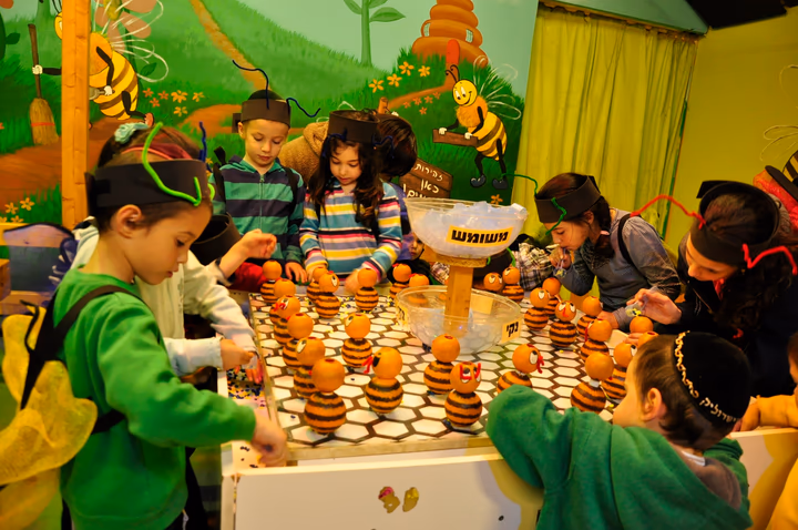 גלריית מאחורי הדבש – תמונה 432