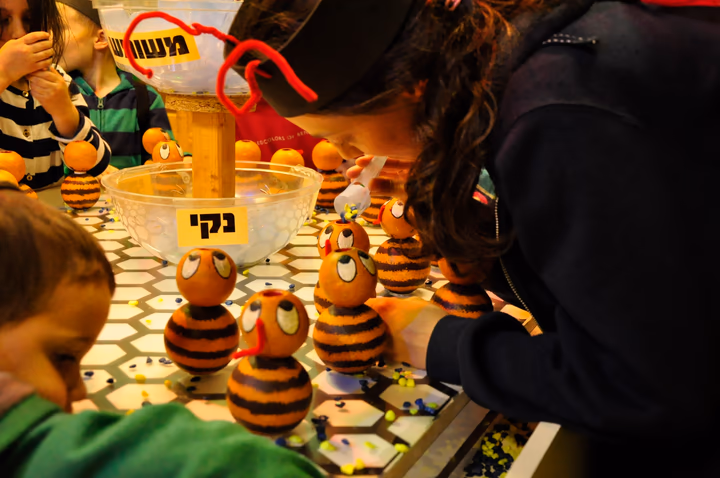 גלריית מאחורי הדבש – תמונה 439