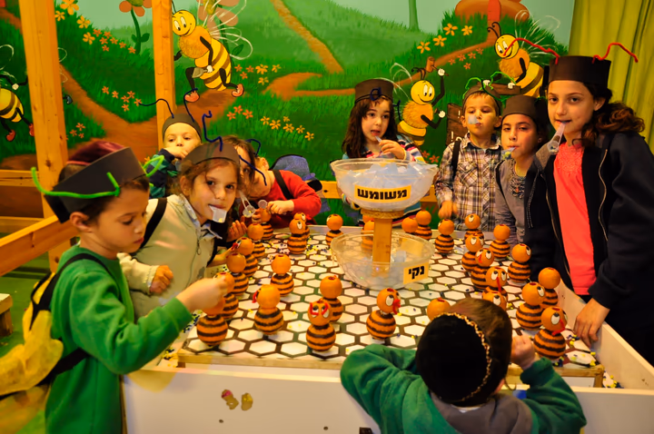 גלריית מאחורי הדבש – תמונה 211