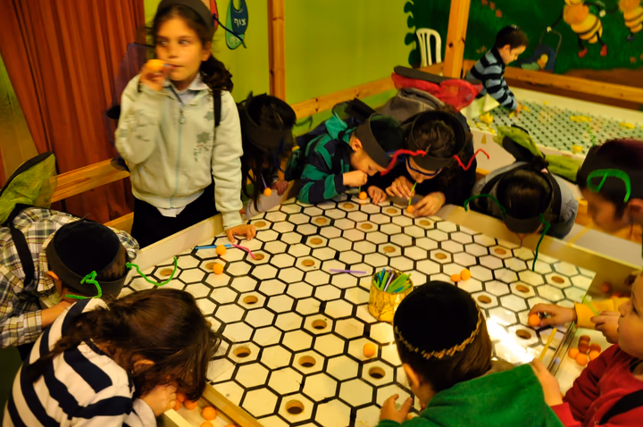 גלריית מאחורי הדבש – תמונה 516