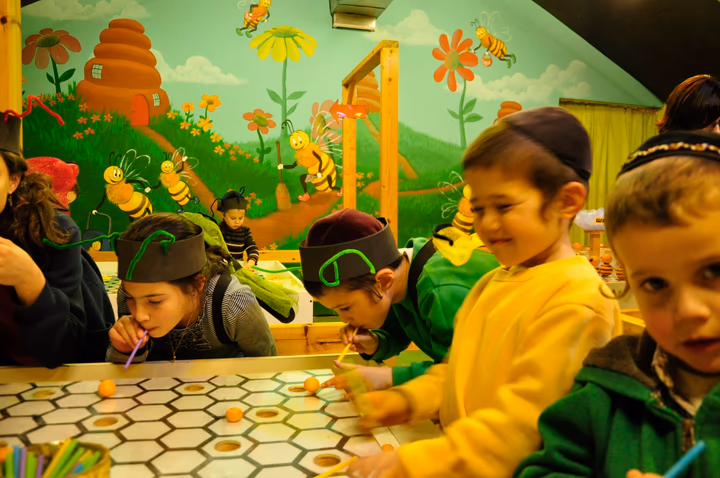 גלריית מאחורי הדבש – תמונה 365