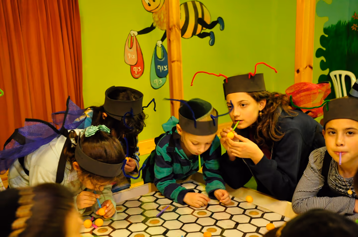 גלריית מאחורי הדבש – תמונה 167