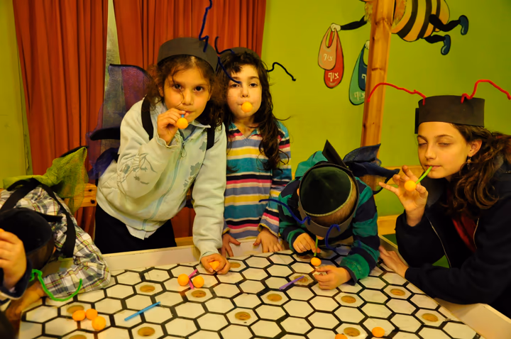 גלריית מאחורי הדבש – תמונה 218