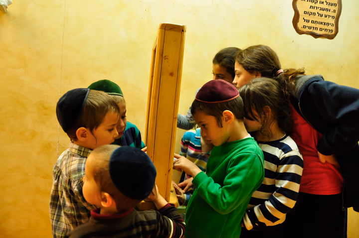 גלריית מאחורי הדבש – תמונה 117